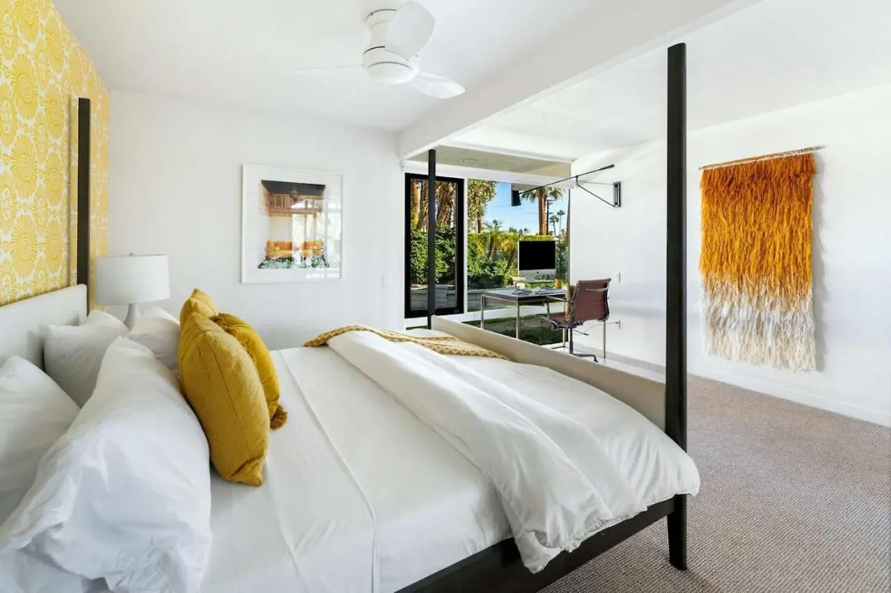 Monterey Manor Interior Designed Home Plus Pool 팜 스프링스
