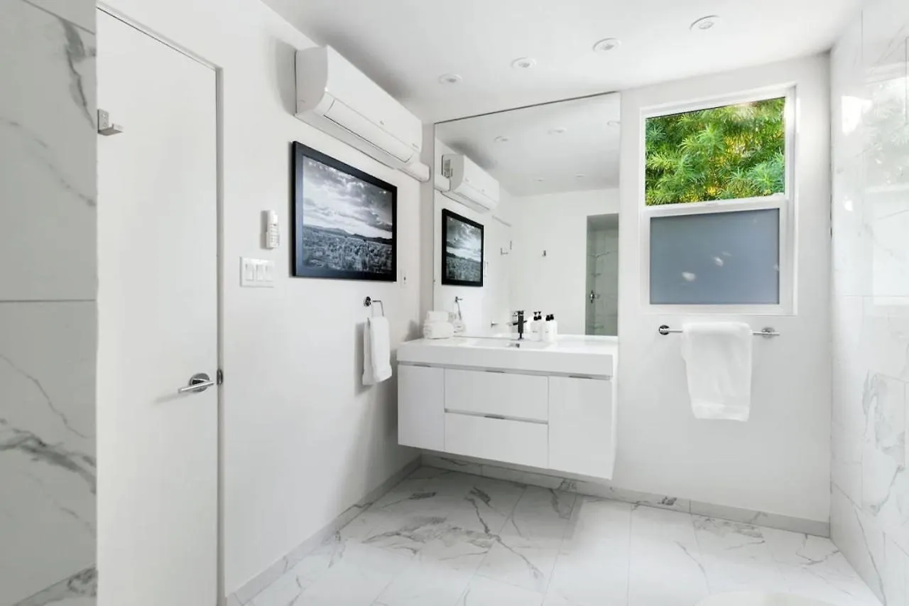 Semesterbostad Monterey Manor Interior Designed Home Plus Pool Palm Springs