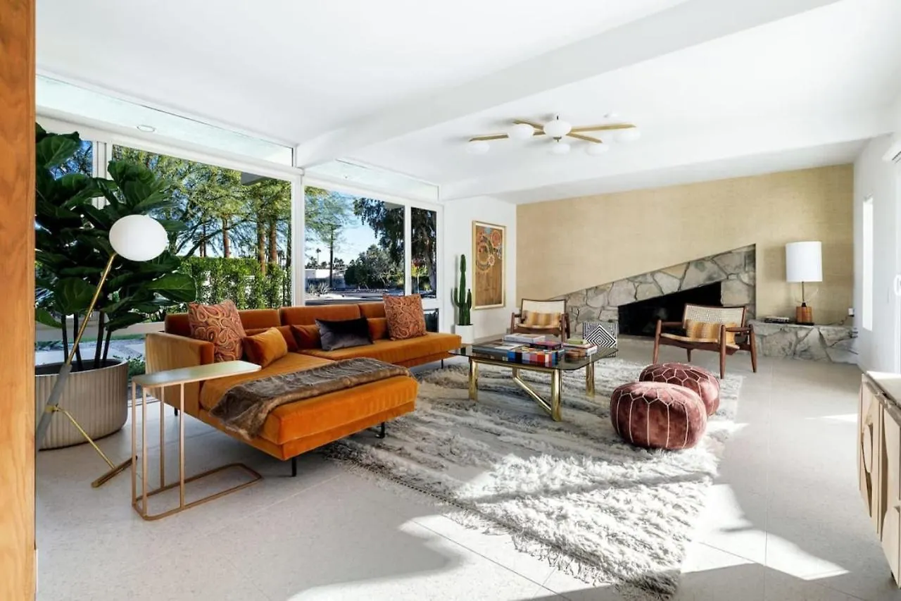 Monterey Manor Interior Designed Home Plus Pool Palm Springs