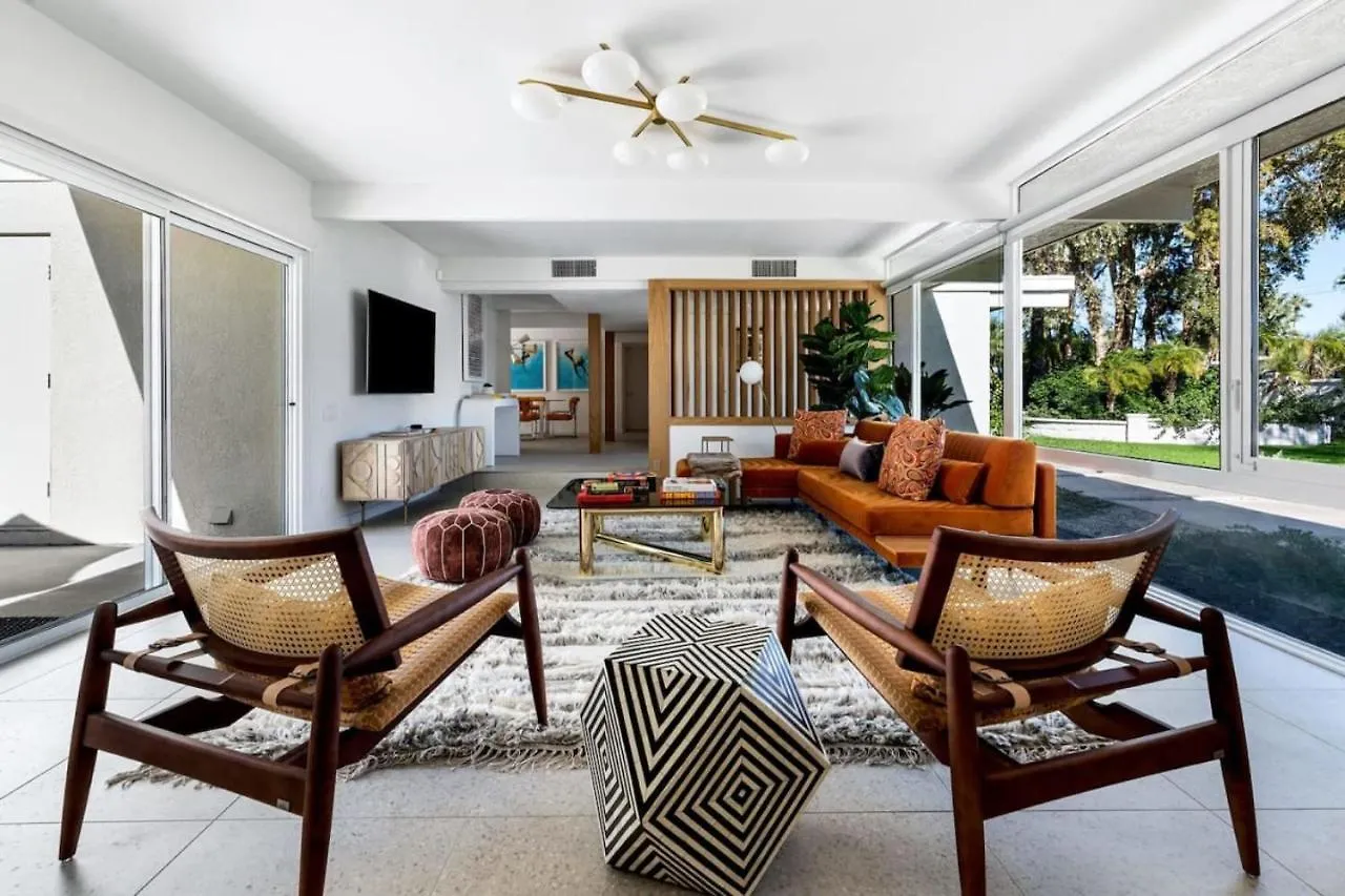 Monterey Manor Interior Designed Home Plus Pool Palm Springs